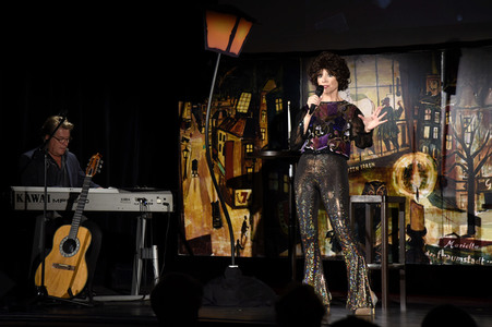Show von Cornelia Corba in Haar