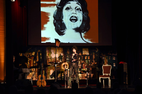 Show von Cornelia Corba in Haar