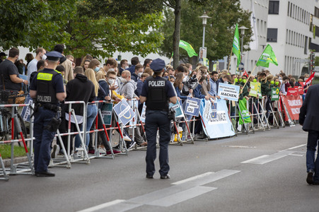 Triell - Dreikampf ums Kanzleramt in Berlin