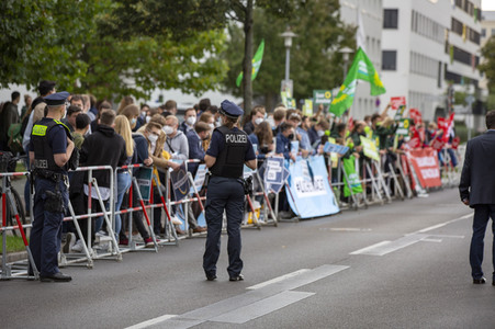 Triell - Dreikampf ums Kanzleramt in Berlin