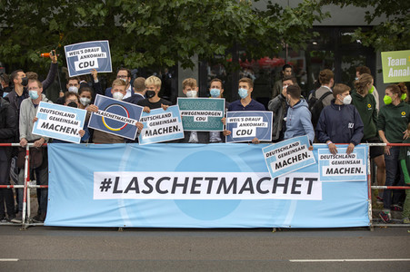 Triell - Dreikampf ums Kanzleramt in Berlin