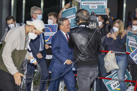 Triell - Dreikampf ums Kanzleramt in Berlin