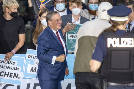 Triell - Dreikampf ums Kanzleramt in Berlin