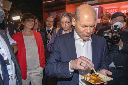Triell - Dreikampf ums Kanzleramt in Berlin