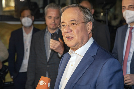 Triell - Dreikampf ums Kanzleramt in Berlin