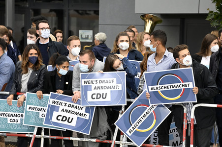 Triell - Dreikampf ums Kanzleramt in Berlin