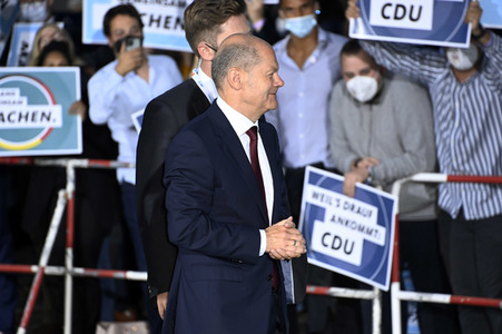 Triell - Dreikampf ums Kanzleramt in Berlin