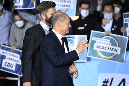 Triell - Dreikampf ums Kanzleramt in Berlin