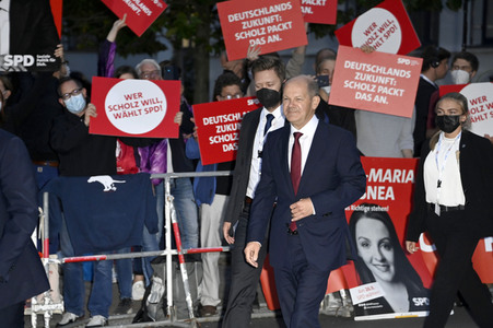 Triell - Dreikampf ums Kanzleramt in Berlin