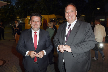 Triell - Dreikampf ums Kanzleramt in Berlin