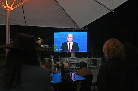 Triell - Dreikampf ums Kanzleramt in Berlin