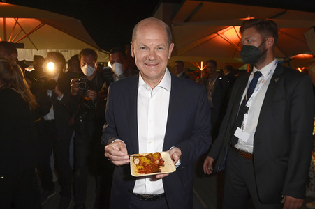 Triell - Dreikampf ums Kanzleramt in Berlin