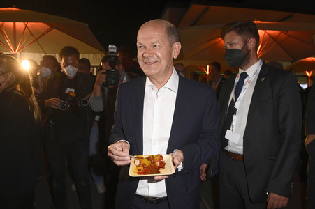 Triell - Dreikampf ums Kanzleramt in Berlin