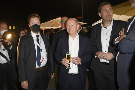 Triell - Dreikampf ums Kanzleramt in Berlin