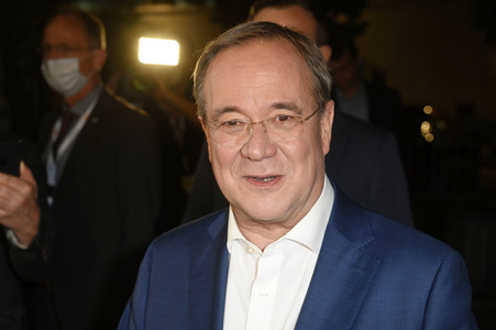 Triell - Dreikampf ums Kanzleramt in Berlin