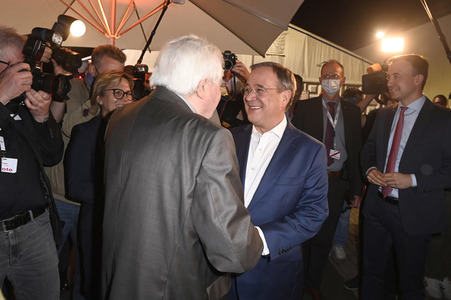 Triell - Dreikampf ums Kanzleramt in Berlin