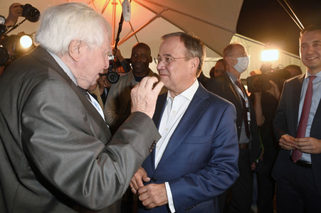 Triell - Dreikampf ums Kanzleramt in Berlin