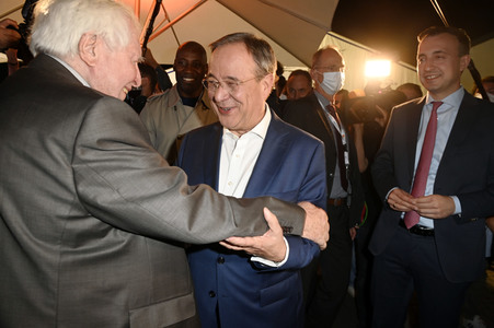 Triell - Dreikampf ums Kanzleramt in Berlin