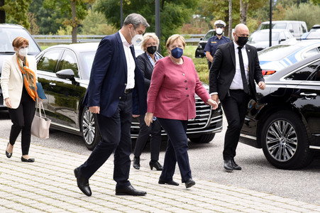 Markus Söder und Angela Merkel in Garching bei München