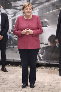 Markus Söder und Angela Merkel in Garching bei München