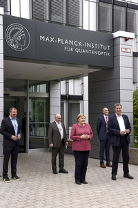 Markus Söder und Angela Merkel in Garching bei München