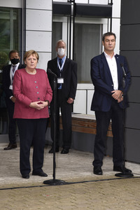 Markus Söder und Angela Merkel in Garching bei München
