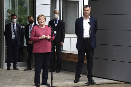 Markus Söder und Angela Merkel in Garching bei München