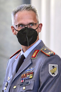 Verleihung des Verdienstkreuzes an Brigadegeneral Jens Arlt in Berlin