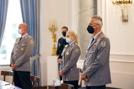 Verleihung des Verdienstkreuzes an Brigadegeneral Jens Arlt in Berlin