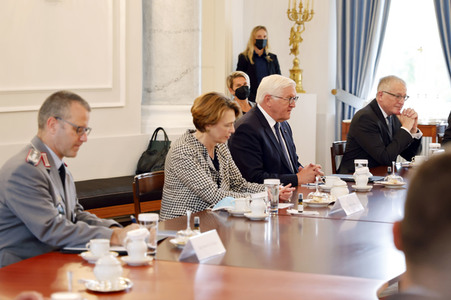 Verleihung des Verdienstkreuzes an Brigadegeneral Jens Arlt in Berlin