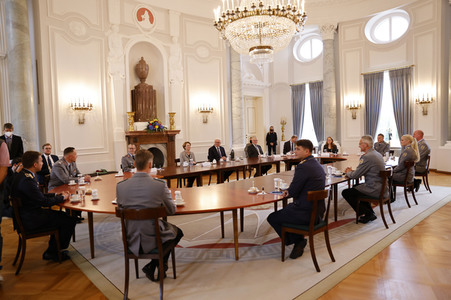 Verleihung des Verdienstkreuzes an Brigadegeneral Jens Arlt in Berlin