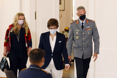 Verleihung des Verdienstkreuzes an Brigadegeneral Jens Arlt in Berlin