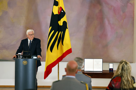 Verleihung des Verdienstkreuzes an Brigadegeneral Jens Arlt in Berlin