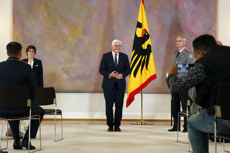 Verleihung des Verdienstkreuzes an Brigadegeneral Jens Arlt in Berlin