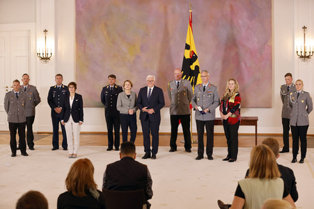 Verleihung des Verdienstkreuzes an Brigadegeneral Jens Arlt in Berlin