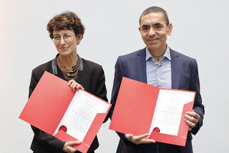 Ehrung für Özlem Türeci und Uğur Şahin in Köln