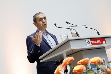 Ehrung für Özlem Türeci und Uğur Şahin in Köln