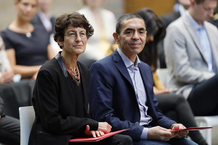 Ehrung für Özlem Türeci und Uğur Şahin in Köln