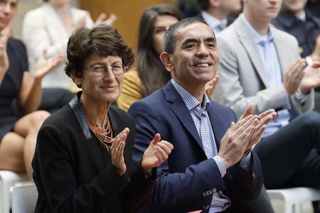 Ehrung für Özlem Türeci und Uğur Şahin in Köln