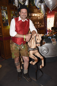 Angermaier-Trachten-Abend in München