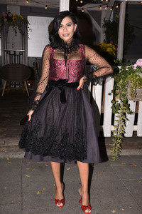 Almauftrieb in der Käfer Schänke in München