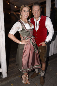 Almauftrieb in der Käfer Schänke in München