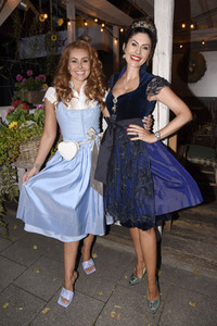 Almauftrieb in der Käfer Schänke in München