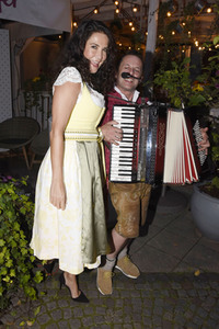 Almauftrieb in der Käfer Schänke in München