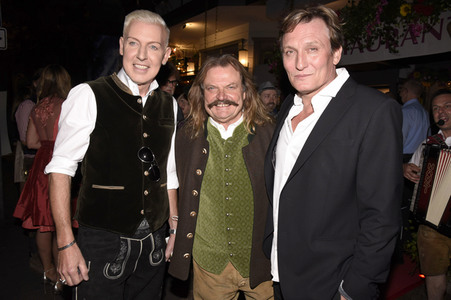 Almauftrieb in der Käfer Schänke in München