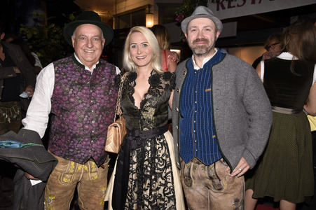 Almauftrieb in der Käfer Schänke in München