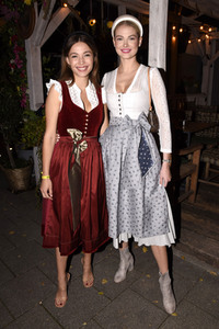 Almauftrieb in der Käfer Schänke in München