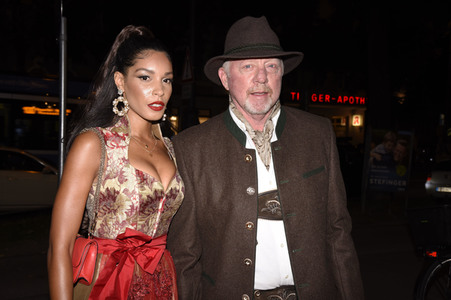 Almauftrieb in der Käfer Schänke in München