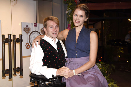 Almauftrieb in der Käfer Schänke in München