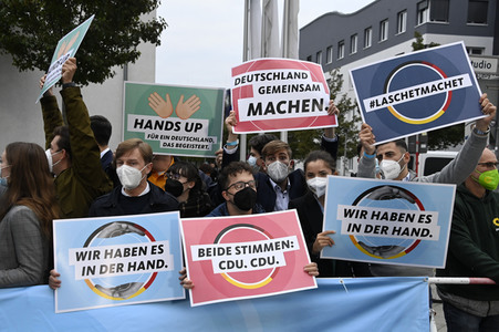 Triell - Dreikampf ums Kanzleramt in Berlin